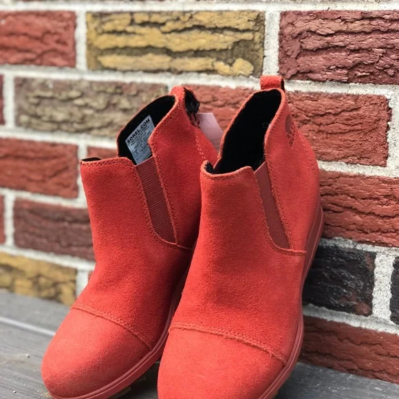 NWT SOREL Suede Orange Boots - Picture 5 of 12